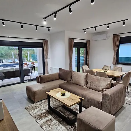 Drina Lux * 로즈니차