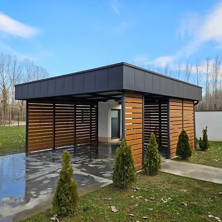 Drina Lux 펜션 로즈니차