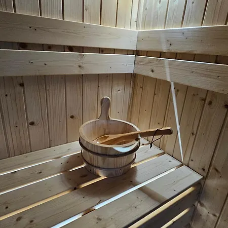 Drina Lux 로즈니차