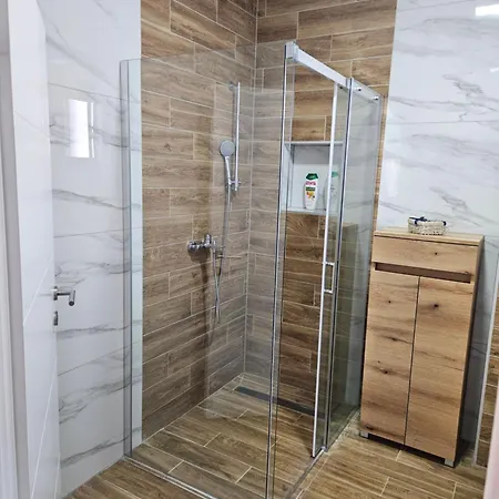 Drina Lux * 로즈니차